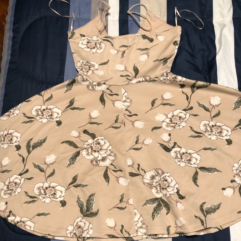 Spring/ Summer dress - Picture 2 of 4